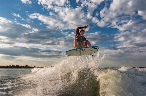 wake surf 360|Improve your skills with new wakesurf tricks